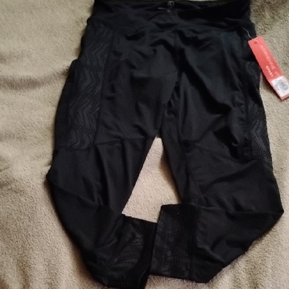 Adrienne vittadini sport cropped Leggings with Textured Panels
